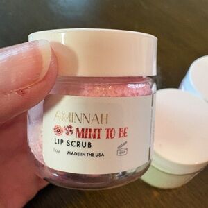 AMINNAH Mint To Be Pink Lip Scrub — Gentle Exfoliating Lip Treatment